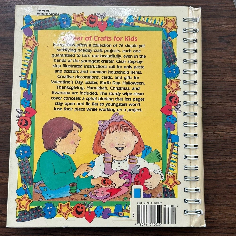 Year‎ of Crafts for Kids Hardcover Kathy Ross